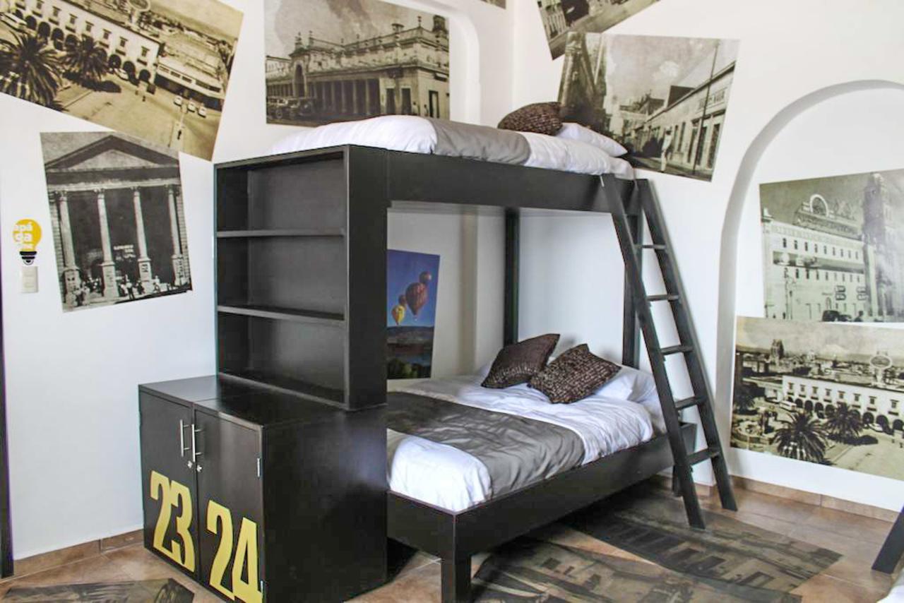 Hostal El Armario Leon Bagian luar foto