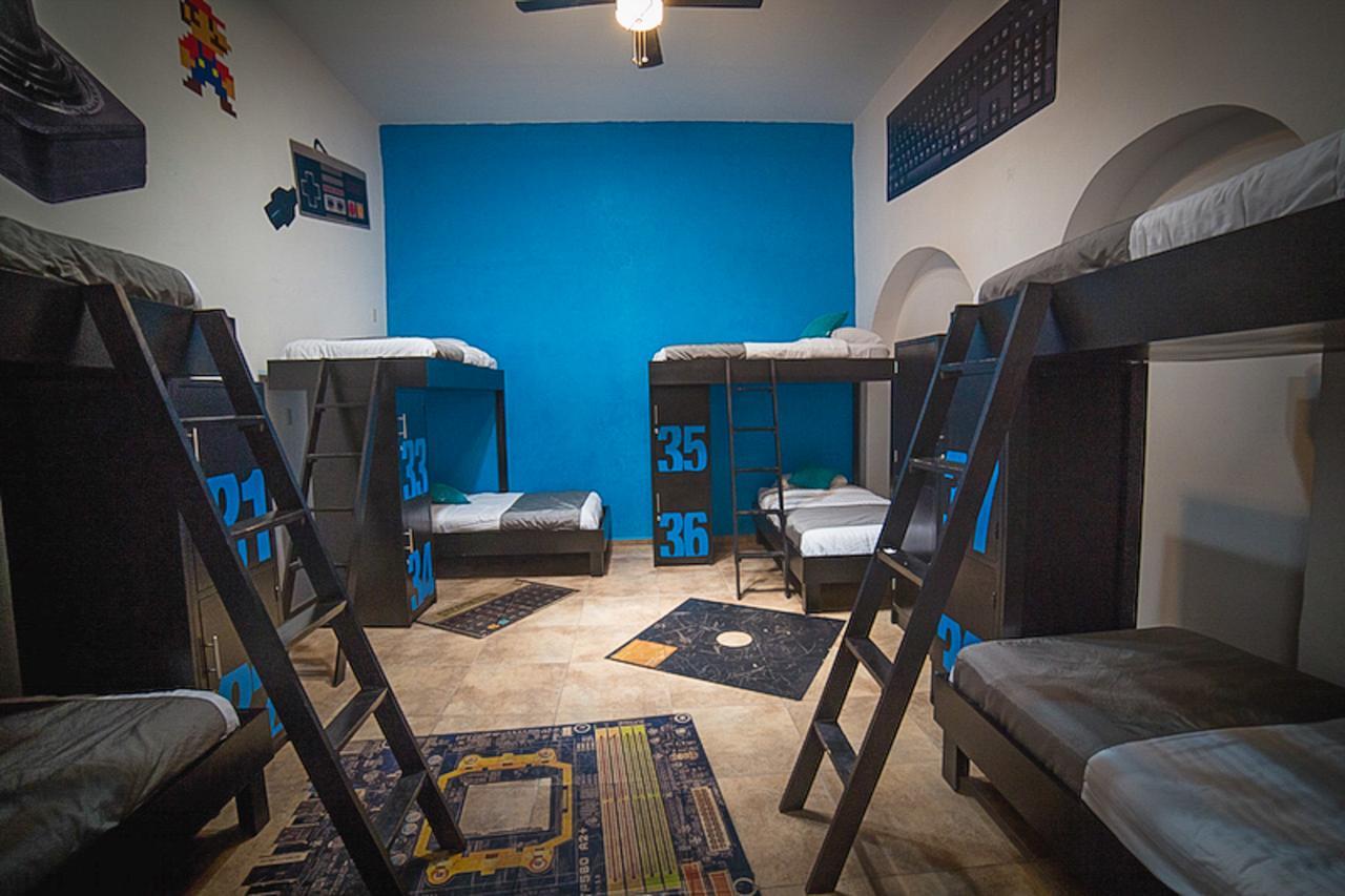 Hostal El Armario Leon Bagian luar foto