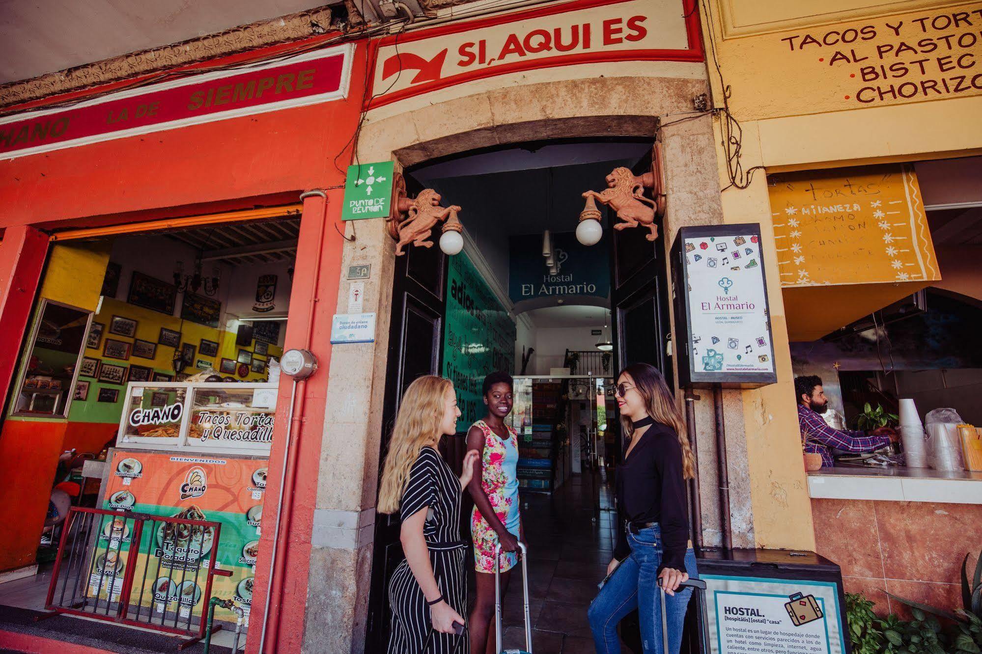 Hostal El Armario Leon Bagian luar foto