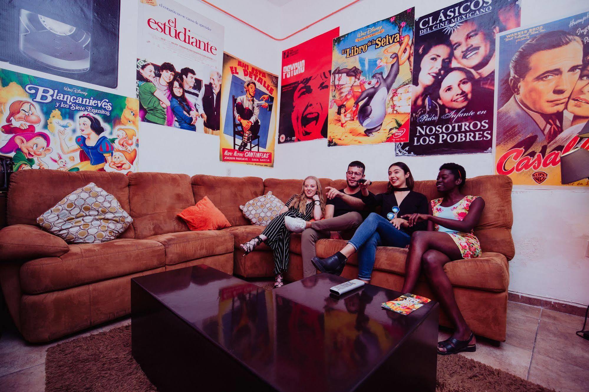 Hostal El Armario Leon Bagian luar foto